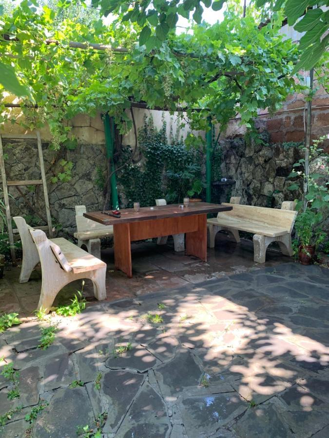 Guests House Qotukner ξενώνας Karbi Εξωτερικό φωτογραφία